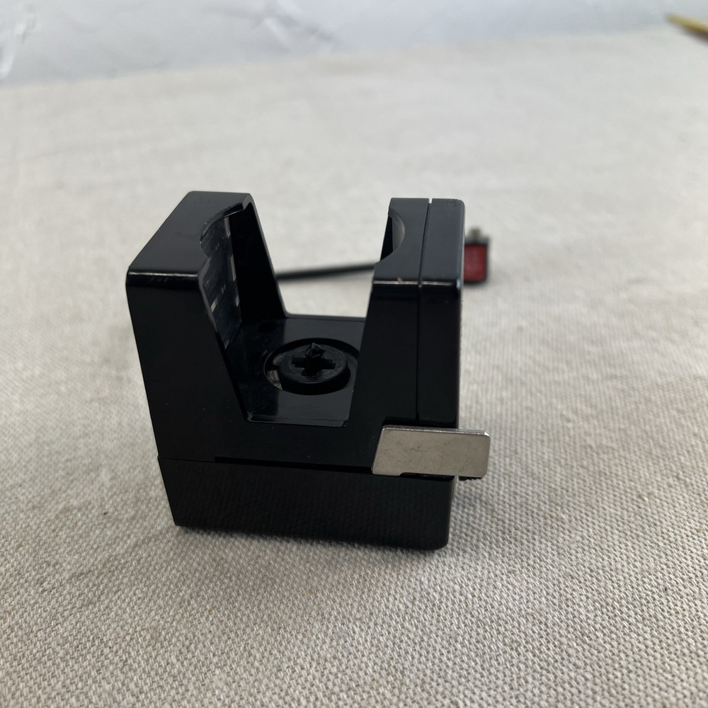 VINTAGE POLAROID FOCUSED FLASH MODEL #490