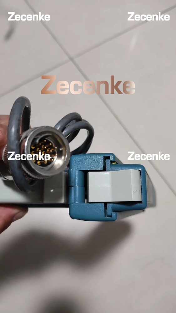 Tektronix A6303 Current Probe 100 Amp AC/DC Current Probe w/ Case TESTED