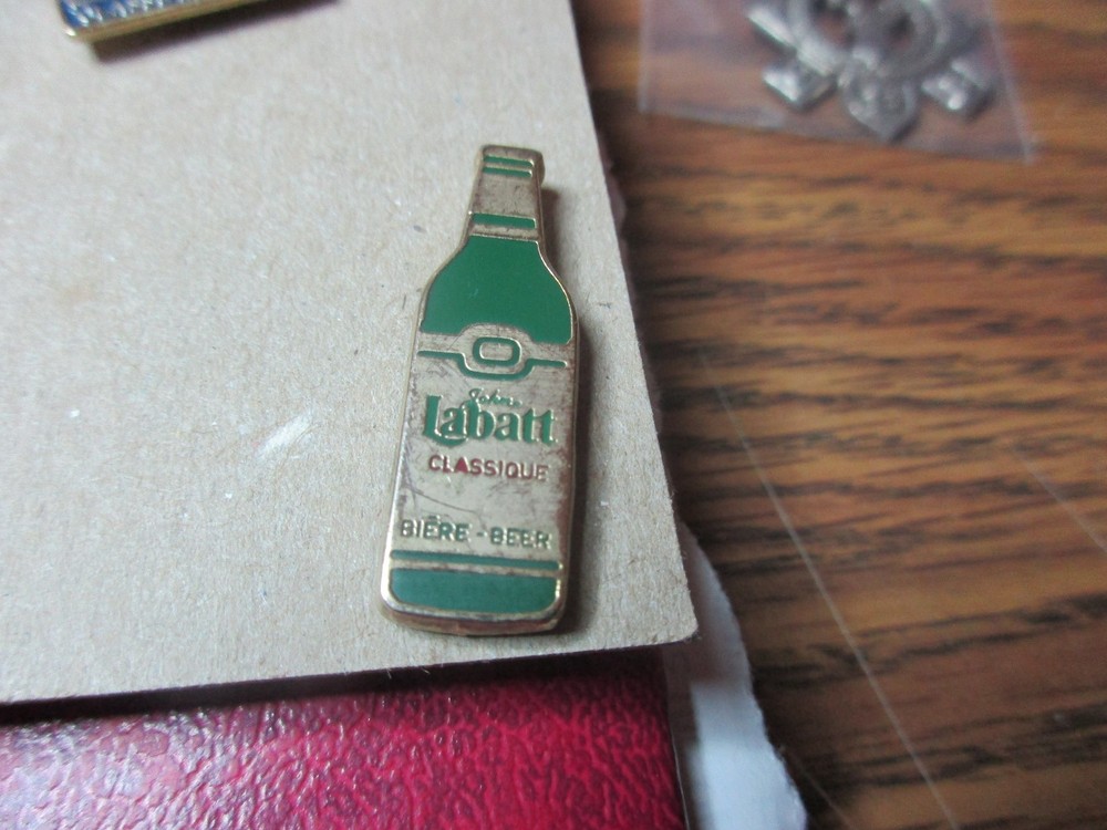 Beer Pin - Labatt - Labatt Classique
