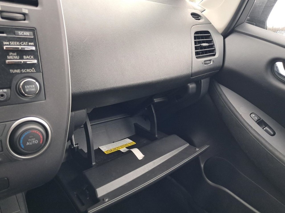 LEAF      2015 Glove Box 4884145