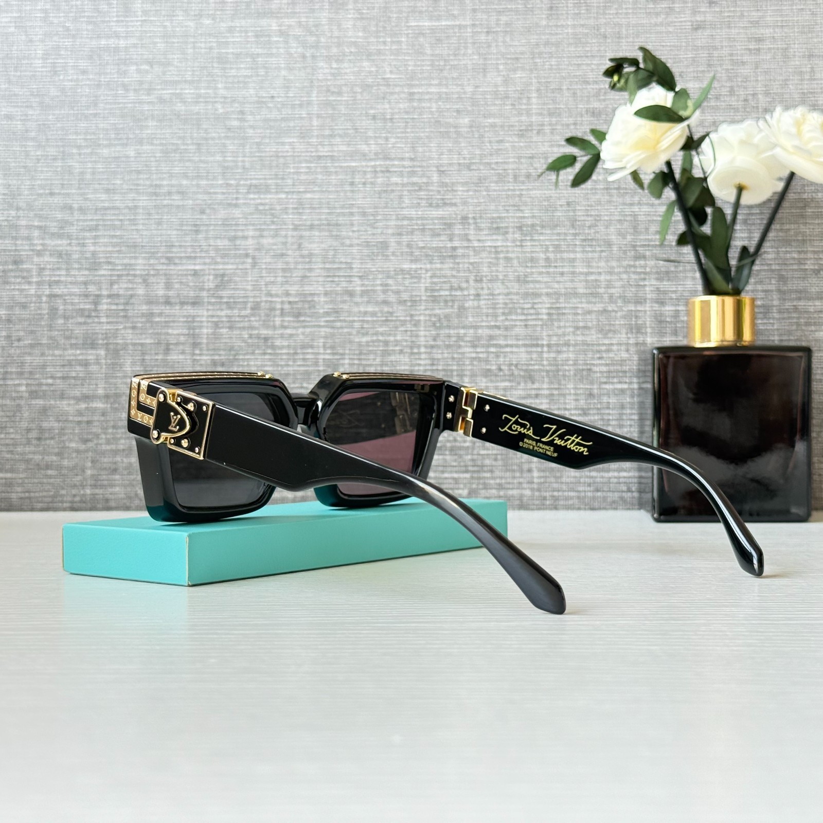 Louis Vuitton Z1165 1.1 Millionaires Sunglasses Black Square Gold LV