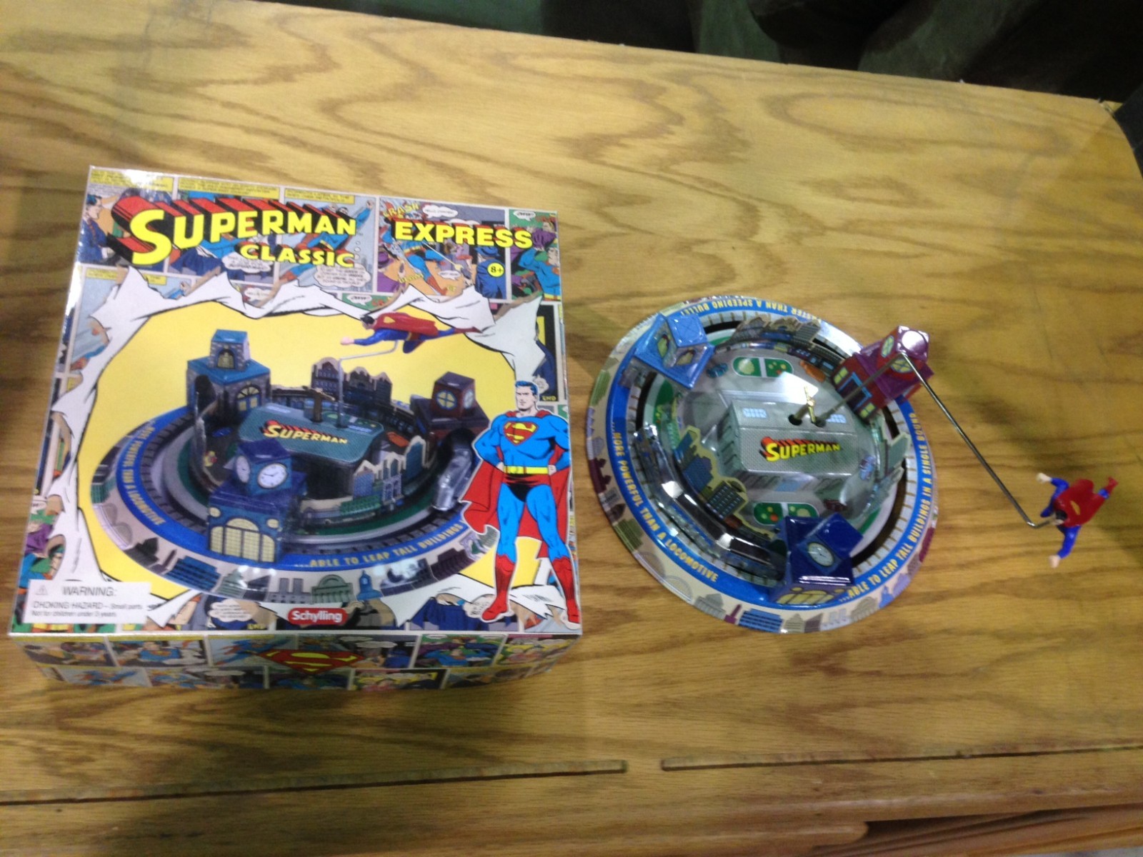 SUPERMAN Schylling WIND UP TIN TOY STREAMLINE TRAIN Superman Express MIB