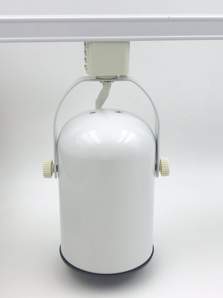 Line Voltage Track Lighting Head, White ,120V E26 Medium Socket ,HV230 WH