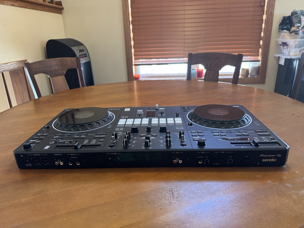 Pioneer DJ DDJ-REV5 Controller