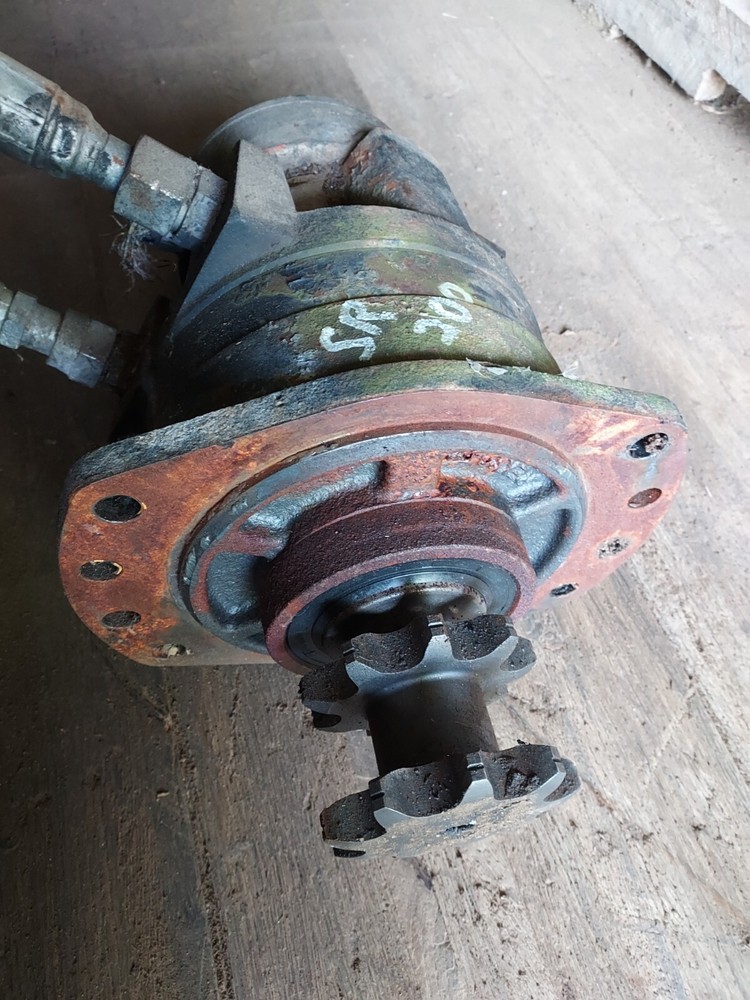 Case SR200 HYDRAULIC DRIVE MOTOR 84565752