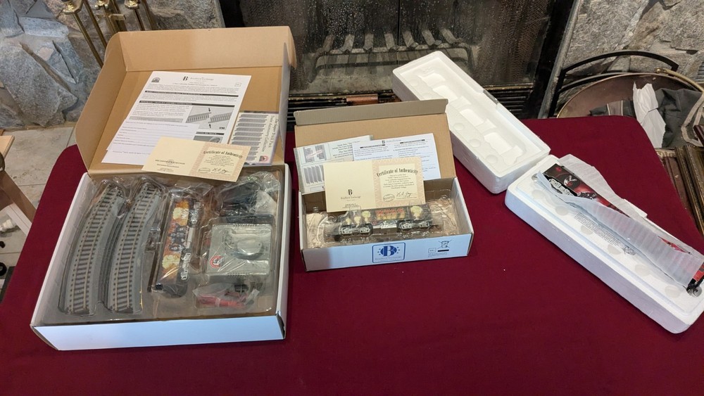 KISS RARE 2018 BRADFORD EXCHANGE HO 3 PIECE TRAIN SET GENE SIMMONS PAUL STANLEY