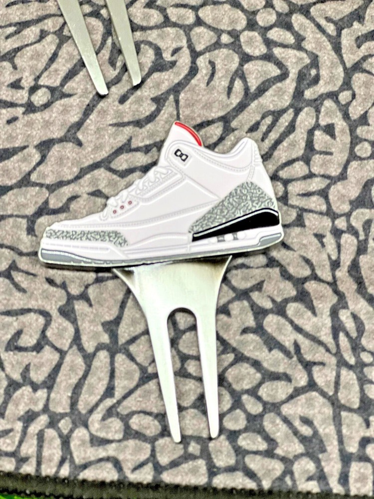 Air Jordan Sneaker 2-Sided Golf Divot Tool