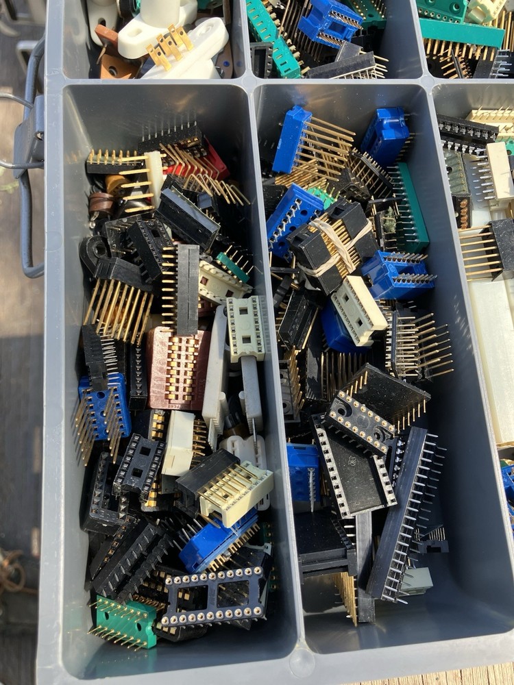 Vintage Integrated Circuits (ICs) – Mixed Sockets