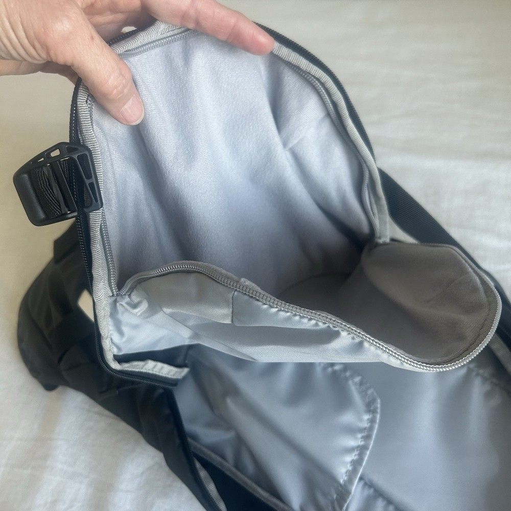 Camelback PowderHound 12L Hydration Pack Backpack Water Snow Shield Preowned