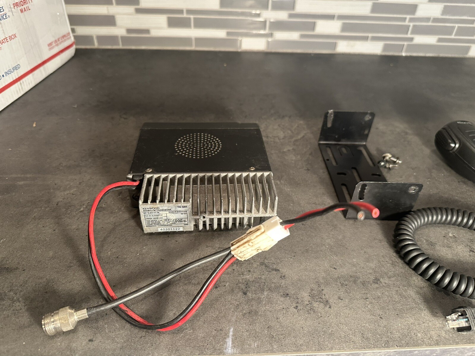 Kenwood TK-981 900MHz 33cm HAM RADIO Free Programming Mic Mounting Bracket