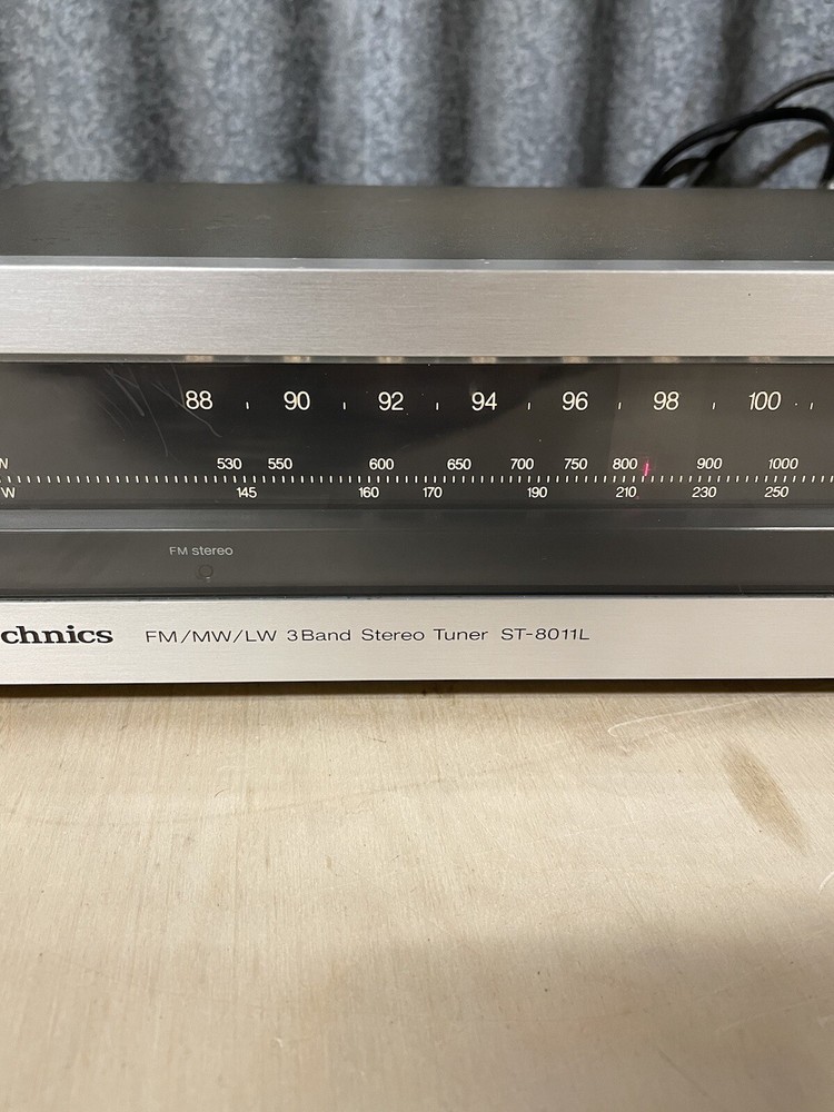 Technics ST-8011L 3 Band Stereo Tuner Tested & Working