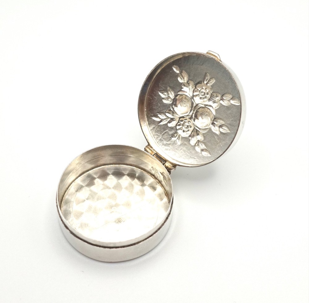 Sterling Silver Pill Box / Snuff Box - Hallmarked
