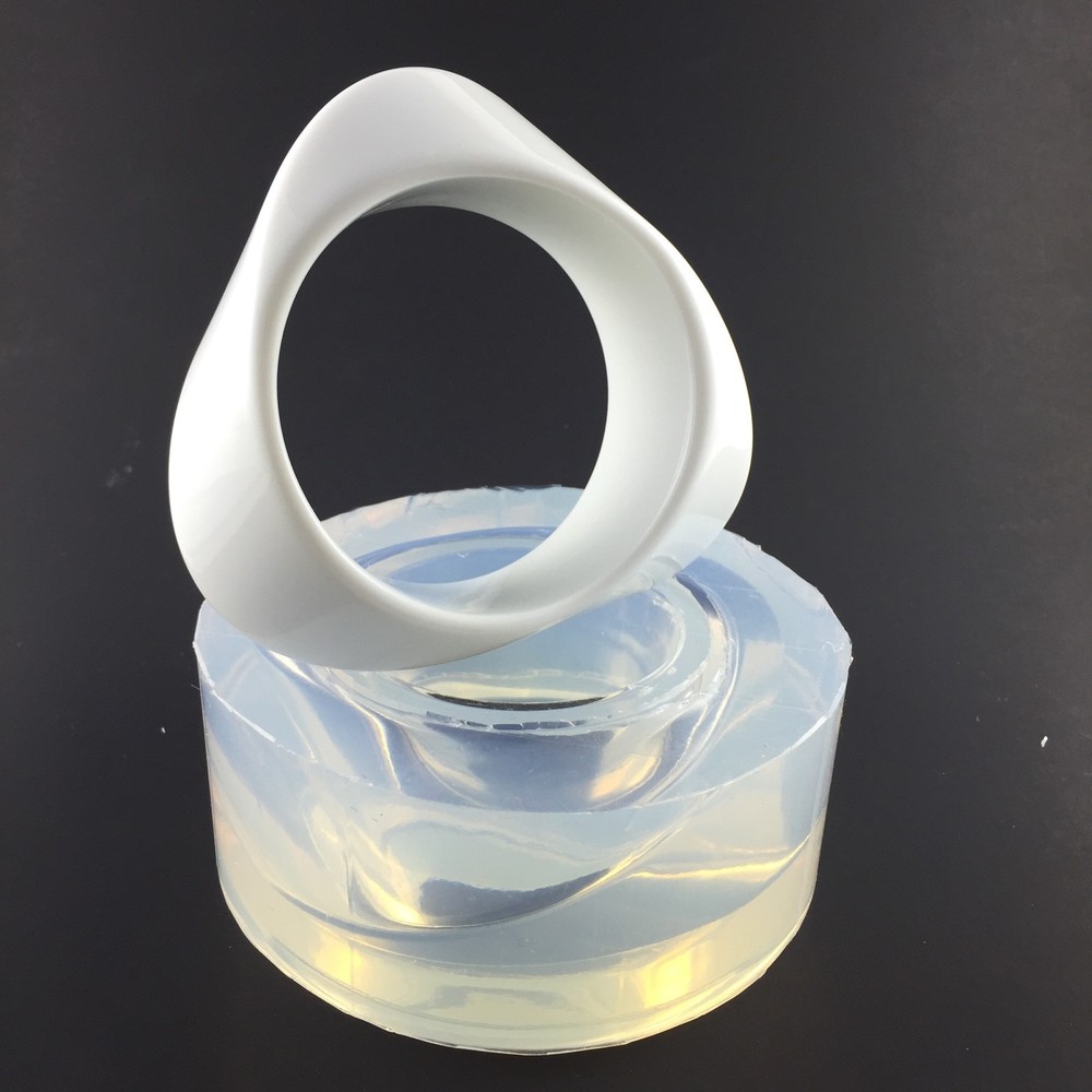 CLEAR SILICONE MOLD, (MB081) FOR ROUND CURVY BANGLE