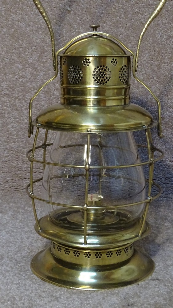 PETER GRAY & SONS RAILROAD CONDUCTOR LANTERN (C4)