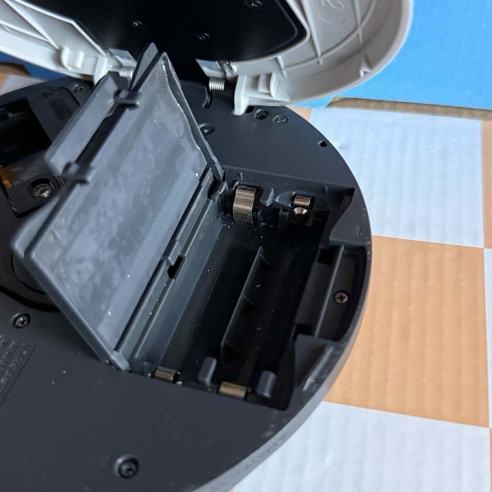 Sony Walkman Lot D-EJ106CK CD Player D-EJ615 Bundle (READ)