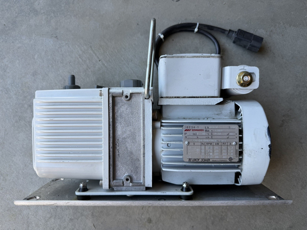 Edwards Vacuum Pump Model E2M0.7/ IEC34-1