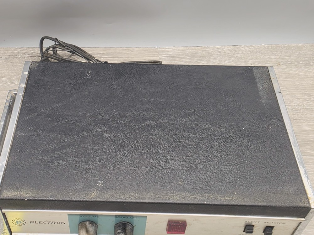Plectron Transistor FM Radio Receiver