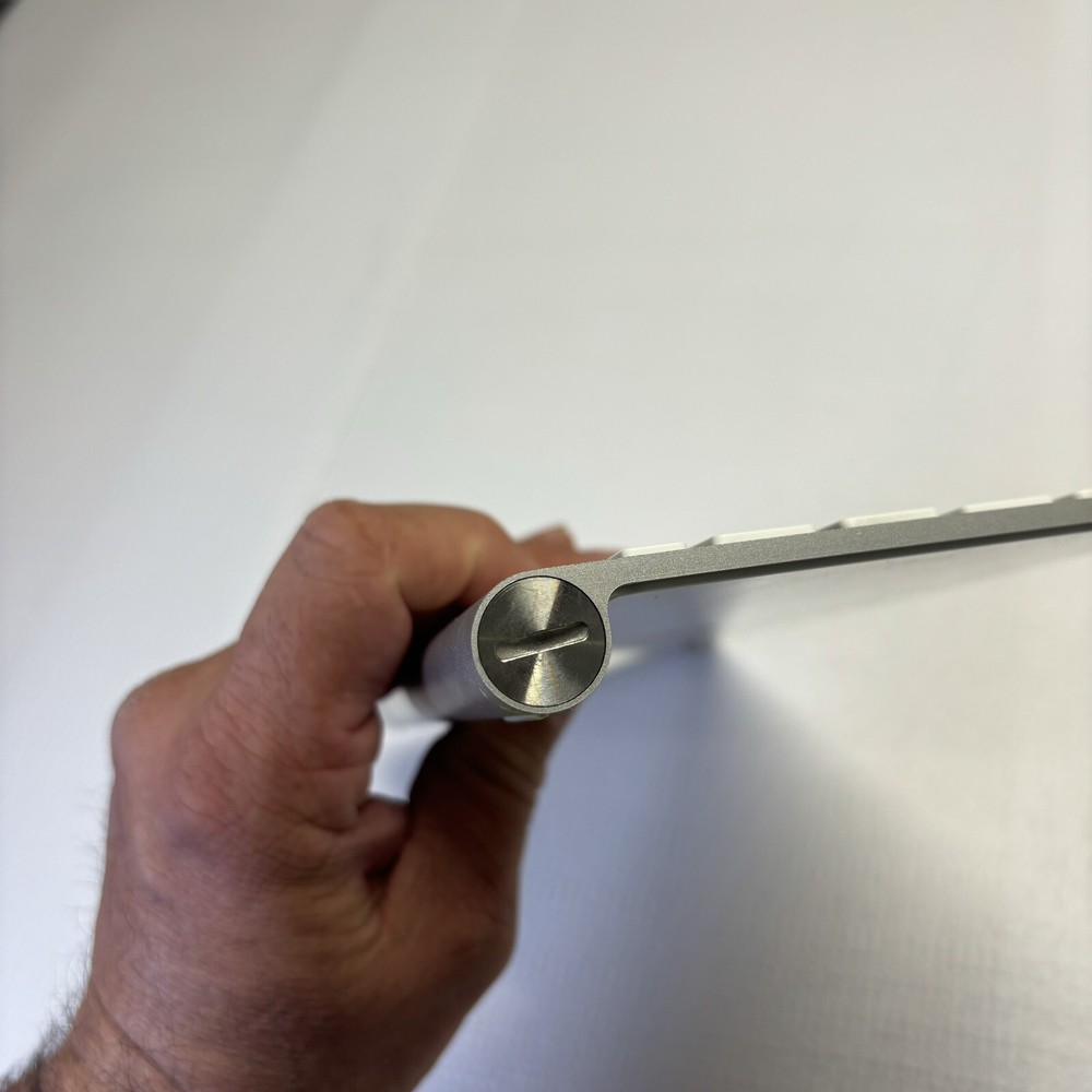 Apple A1314 Wireless Keyboard - Silver W White Keys