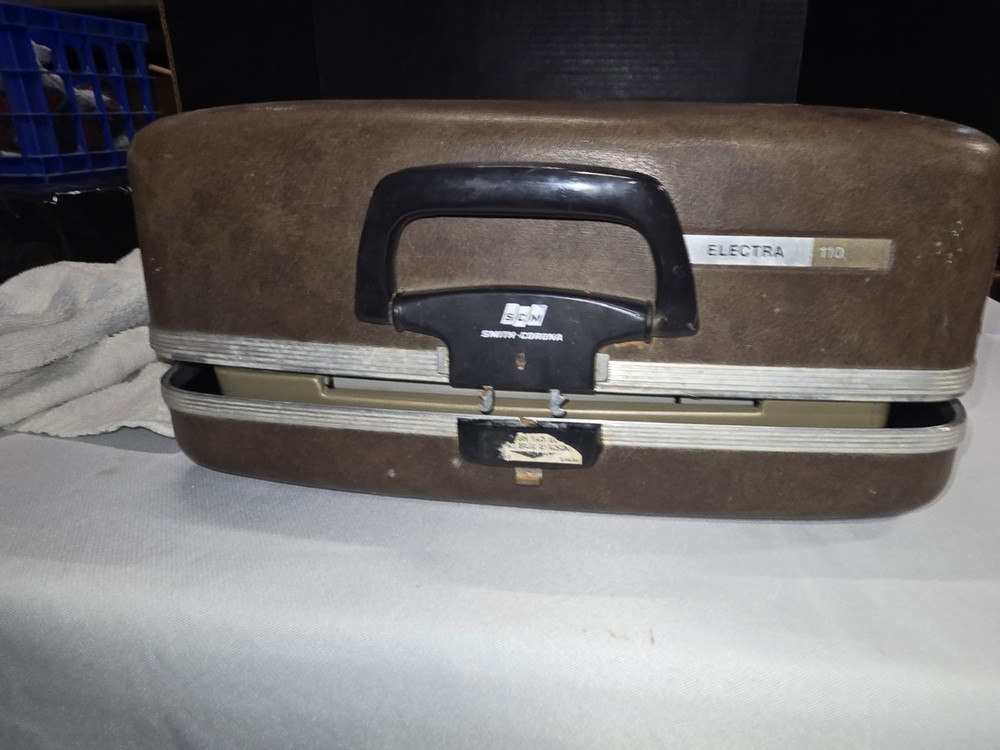 Smith Corona Electra 110 Electric Portable Typewriter With Case