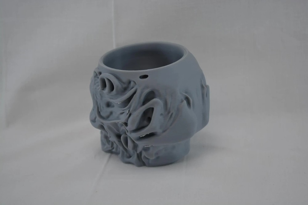 Skull pen / pencil holder.