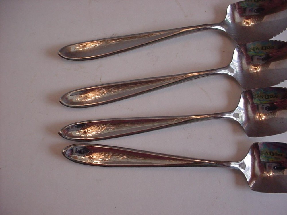(8) Fruit / grapefruit spoons in the Cascade pattern Towle Supreme Stainless