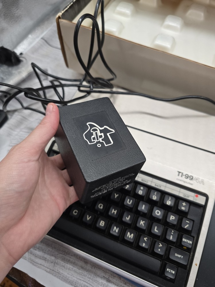 Texas Instruments Home Computer TI-99/4A (PHC004A) Works. Beat Up Box