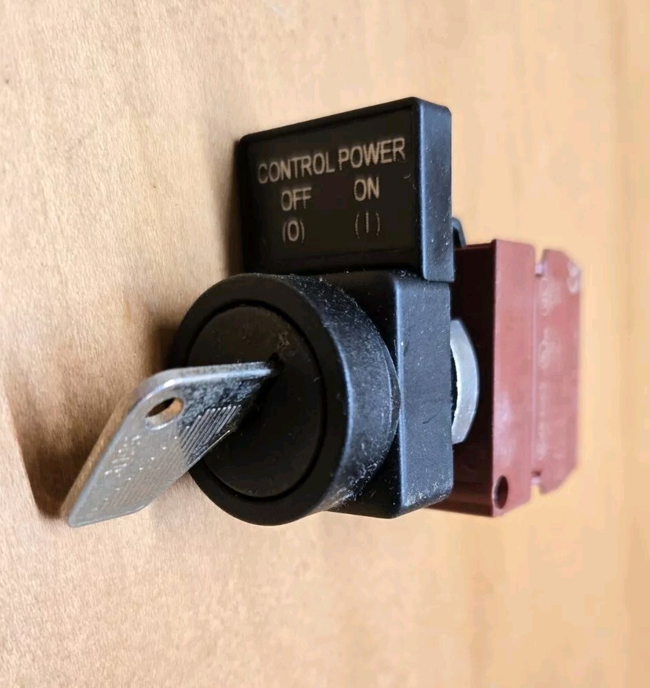 General Electric 2-Position Key Maintained Selector Switch,  P9B10VN bmc BIN20