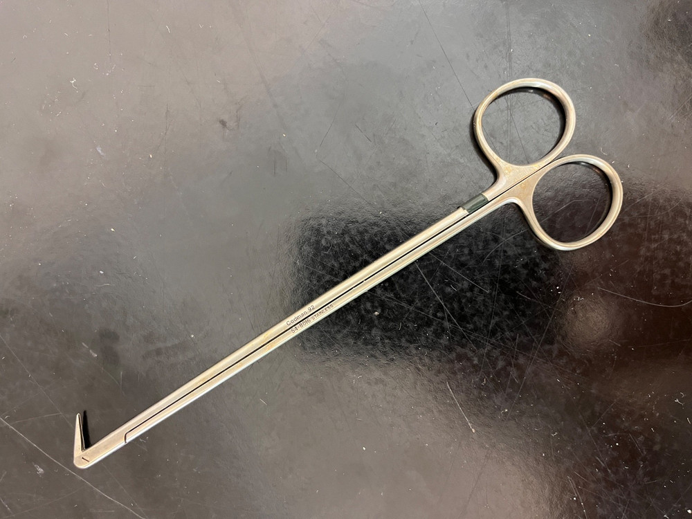 Codman Lawrie Modified Circumflex Scissors 54-8016  without stabilizing bar 130°