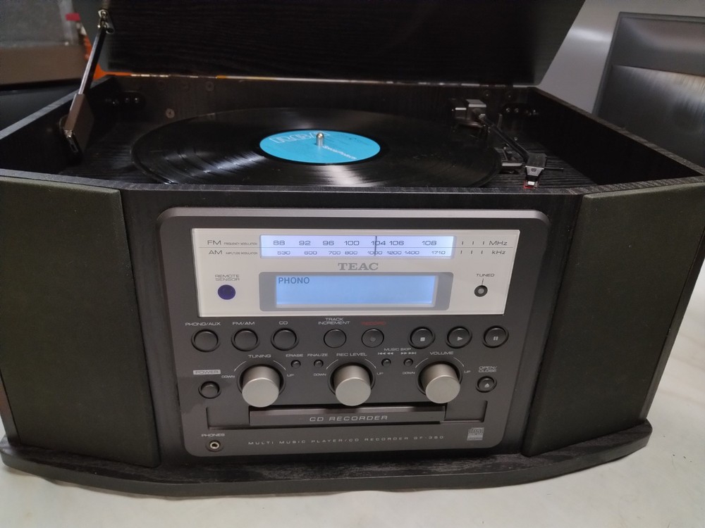TEAC MULTI MUSIC PLAYER RECORDER & CD RECORDER