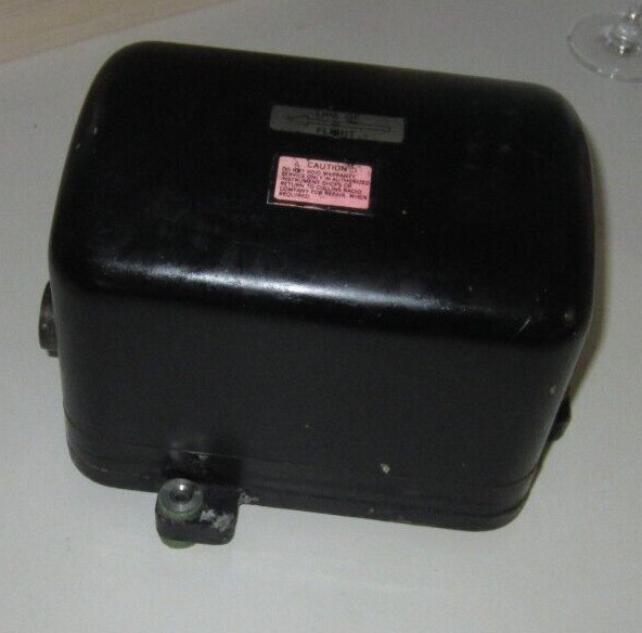 COLLINS VERTICAL REFERENCE 332D-11 P/N 522-3985-001 USED AR