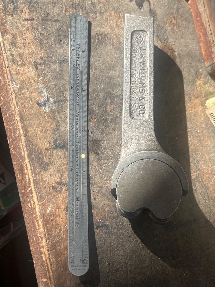Logan atlas tool holder