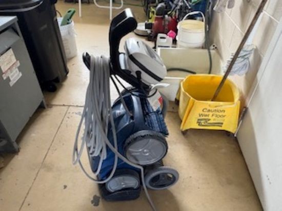 Polaris 9350 pool vacuum cleaner