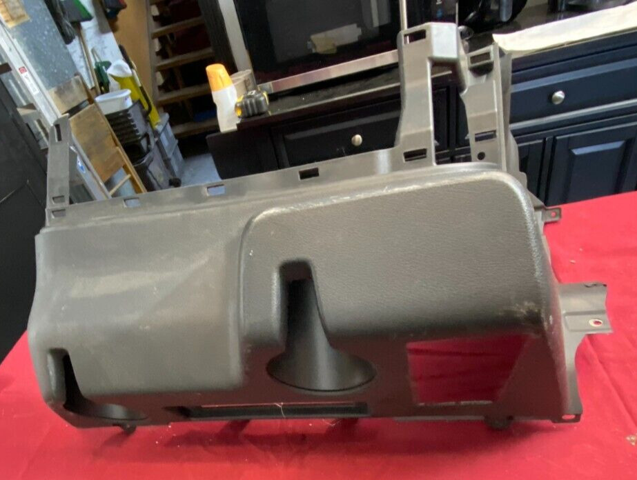 TRIM PANEL Freightliner ASM, CUP - FIXED, CENTER, SHIFT, CONSOLE A22-76496-001