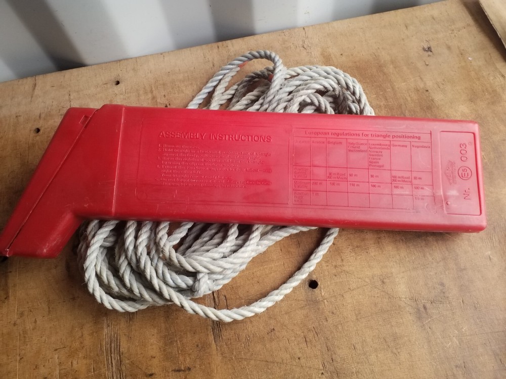 Car Warning Triangle Emergency Breakdown Reflective Foldable Sign Tow Rope