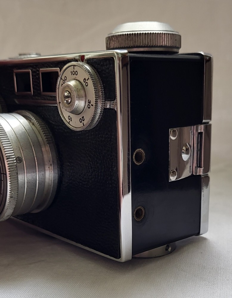 Argus C3 35mm Rangefinder with Case and Flash