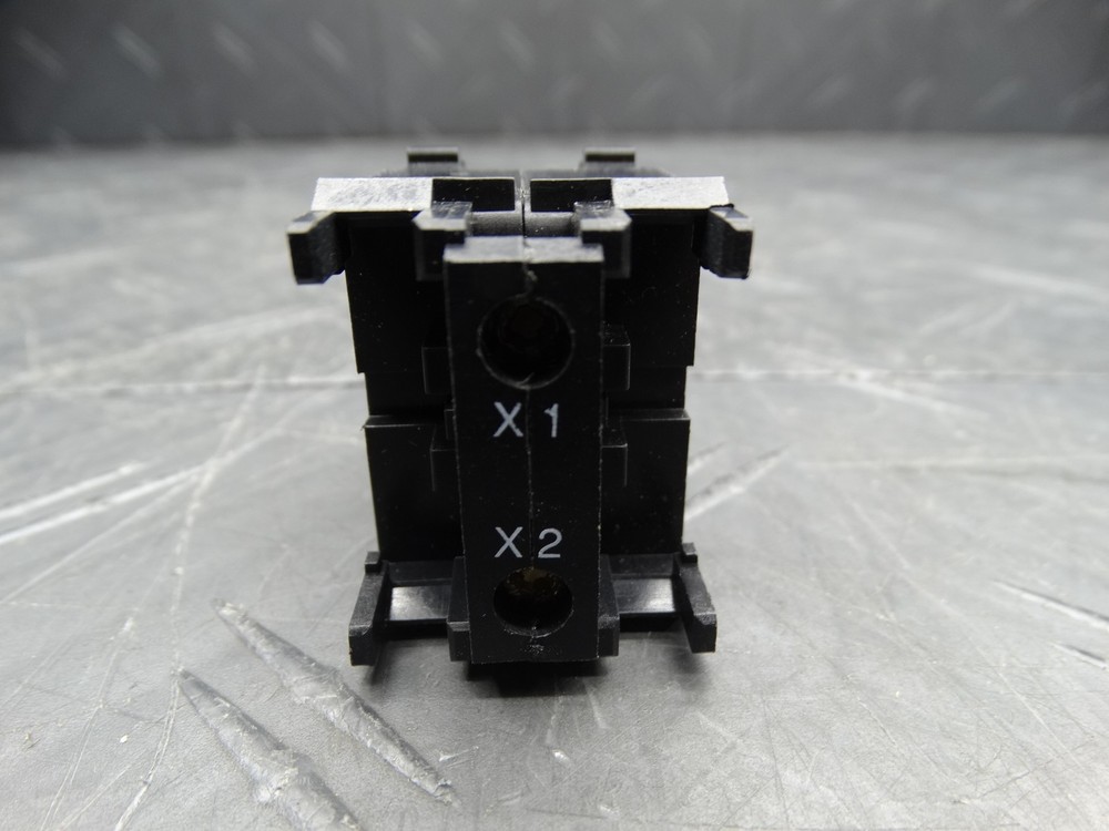 Cutler Hammer E22TL1 Light Module Transformer + Bulb