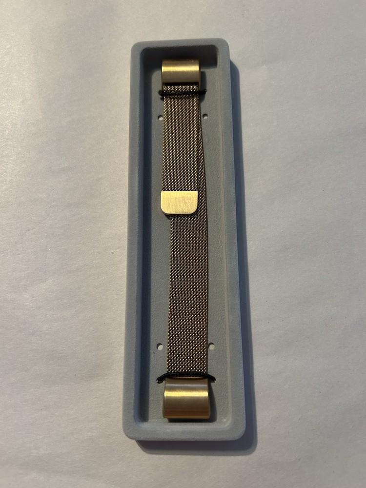 Fitbit Charge 2 Gold Loop Mesh Strap Used But In Box