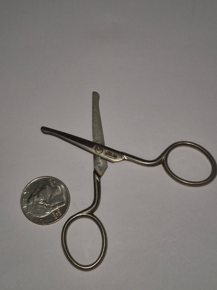 VINTAGE MADE IN GERMANY BLUNT TIP SMALL SCISSORS E2