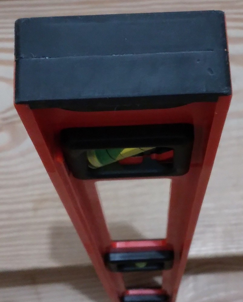 TOOL BENCH 24 inch Magnetic Box Level