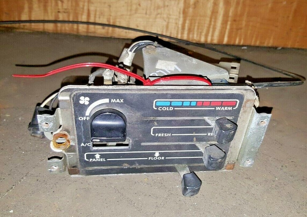 VOLVO BERGSTROM TEMPERATURE CONTROL 758017