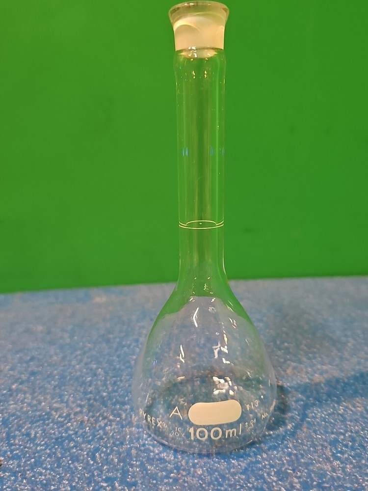 Pyrex 5640 100mL Glass Volumetric Flask | 5640-100 Class A