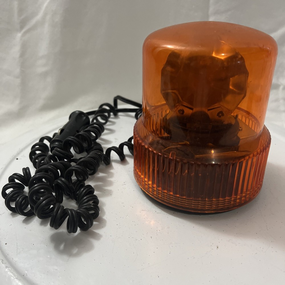 Rotating Beacon Light, Yellow Globe, 12 Volt, Lighter Plug & Cord, Magnet Base.