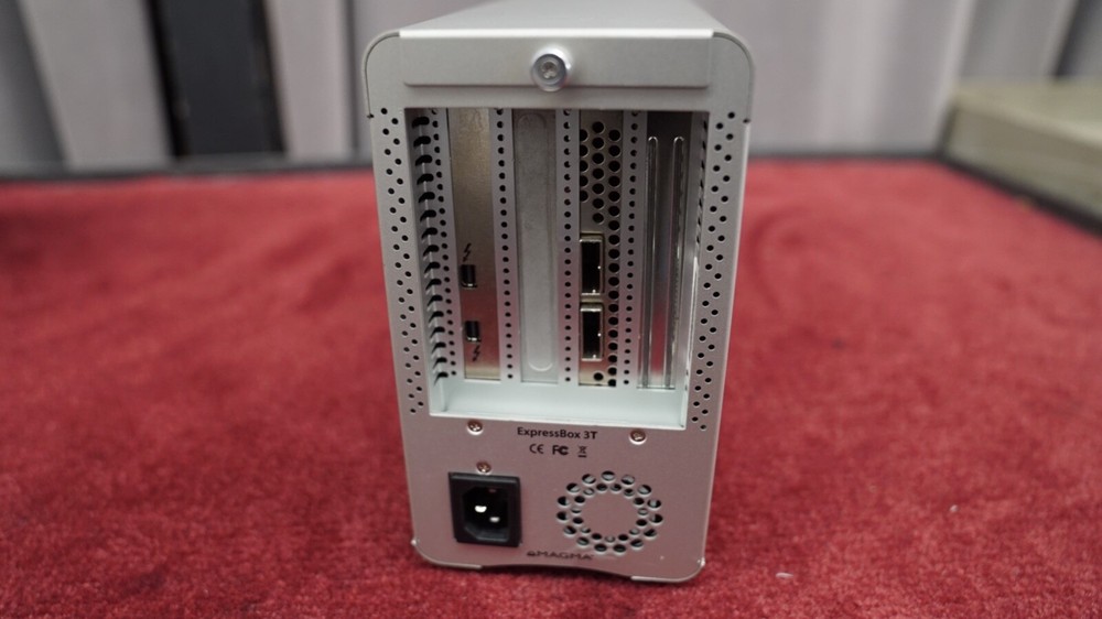 Magma ExpressBox 3T Thunderbolt 2 Expansion Chassis