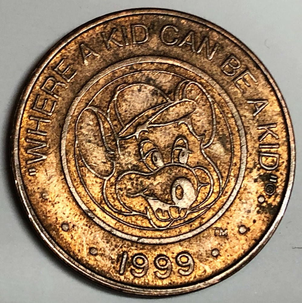 # C3696 CHUCKY CHEEZE BRONZE TOKEN 1999