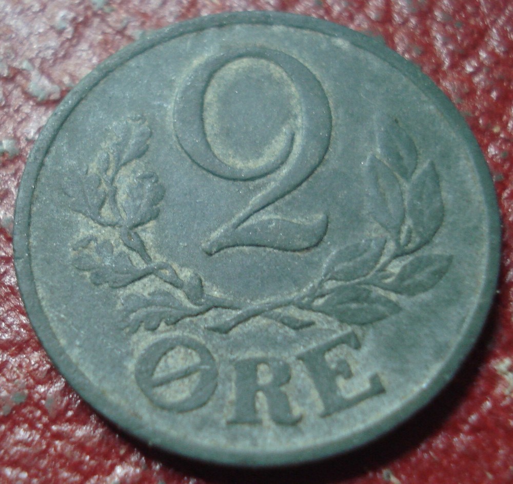 1942 DENMARK 2 ORE IN FINE-VF CONDITION