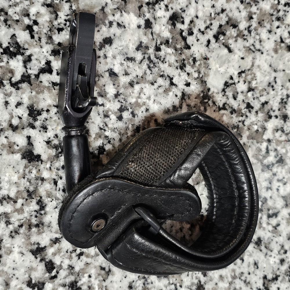 Leather Adjustable Wrist Strap Compound Bow Release Hunting