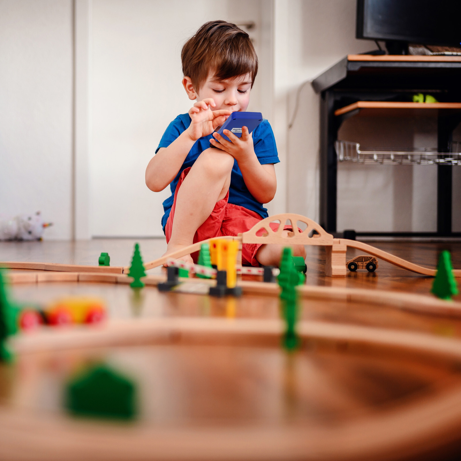 Train Sound Machine - Electronic Train Noisemaker with 16 Sounds