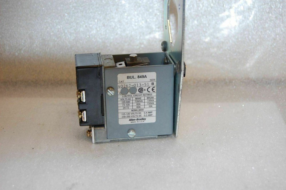 Allen-Bradley 40262-013-51 PNEUMATIC TIMER