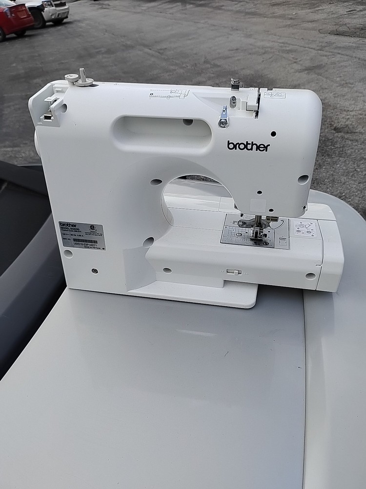 Brother SQ9285 150 Stitch Computerized Sewing Machine