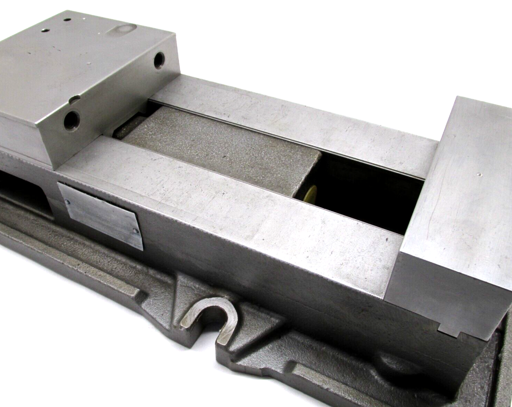 KURT ANGLOCK 6" MILLING MACHINE VISE - #D675